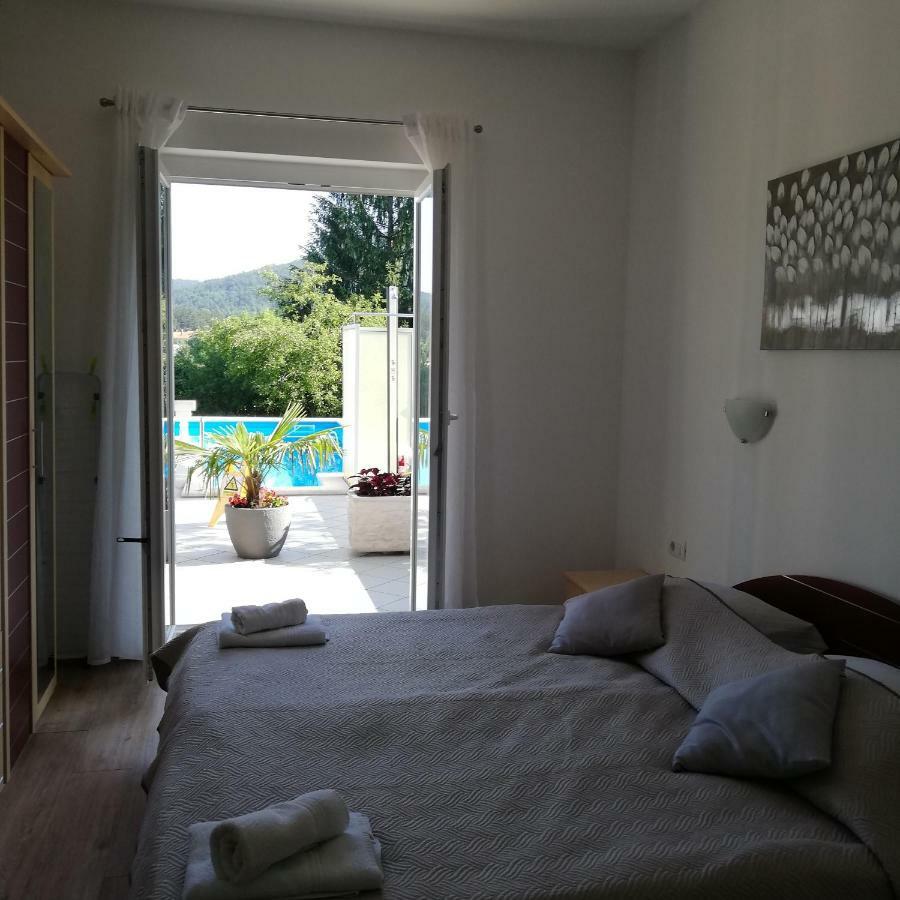 Guest House Surina App Surina'S Green Holiday Rupa Cameră foto